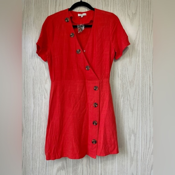 Moon River UO Asymmetrical Coral
Button-Down Mini Dress Size M NWOT - Picture 4 of 4